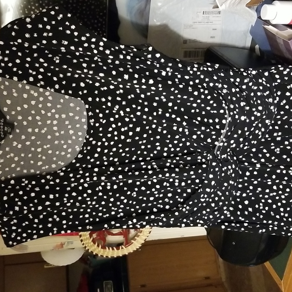 George darling little dress Small 4 -6 short sleeve perfect addition to closet